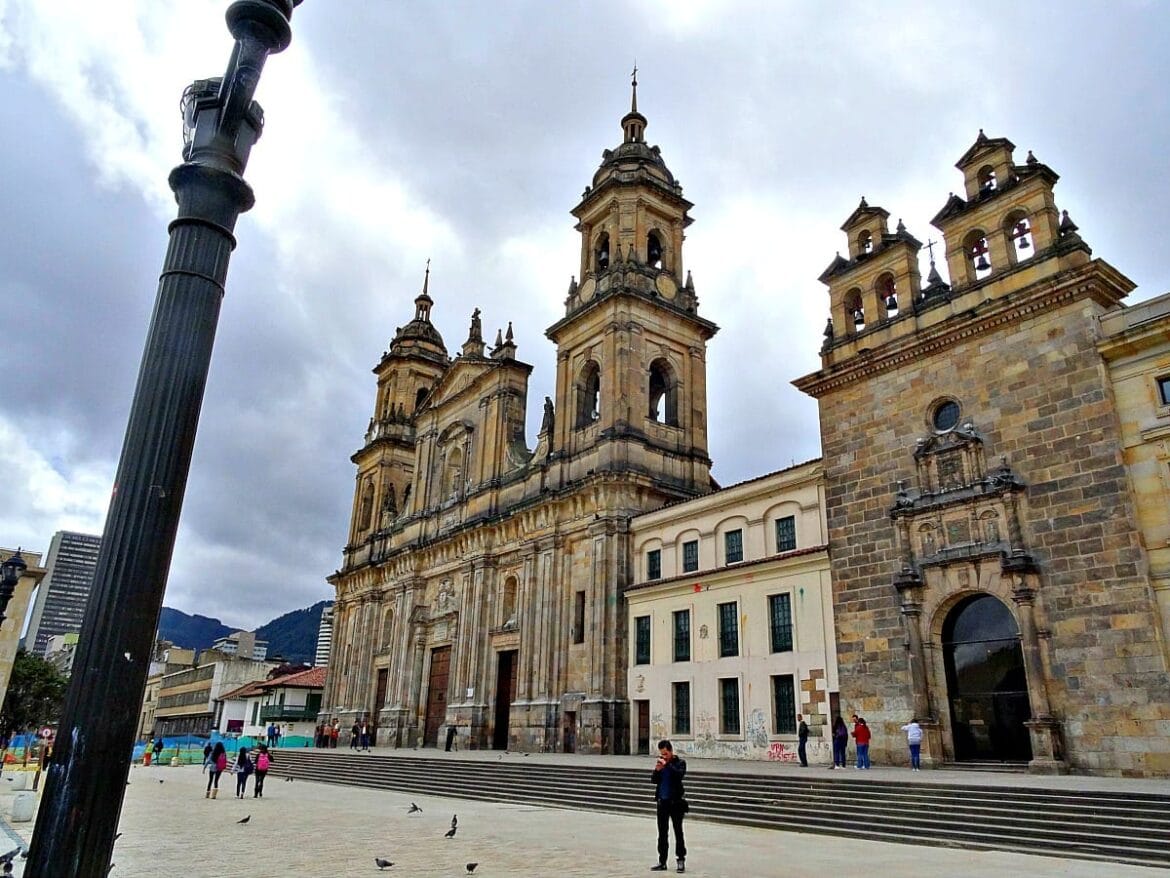 Hotel tips airport Bogotá Colombia