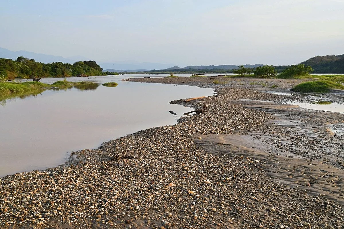 Varen over de Río Magdalena Colombia