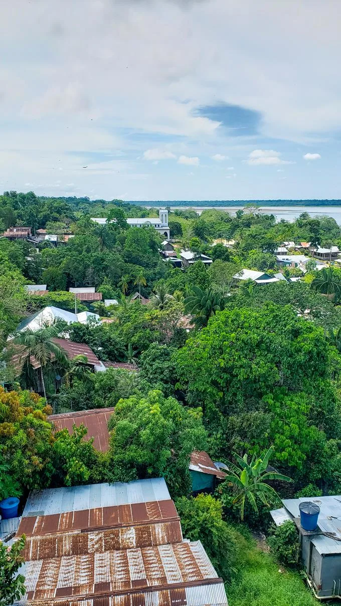 Inheems dorp Puerto Nariño Amazone gebied Colombia